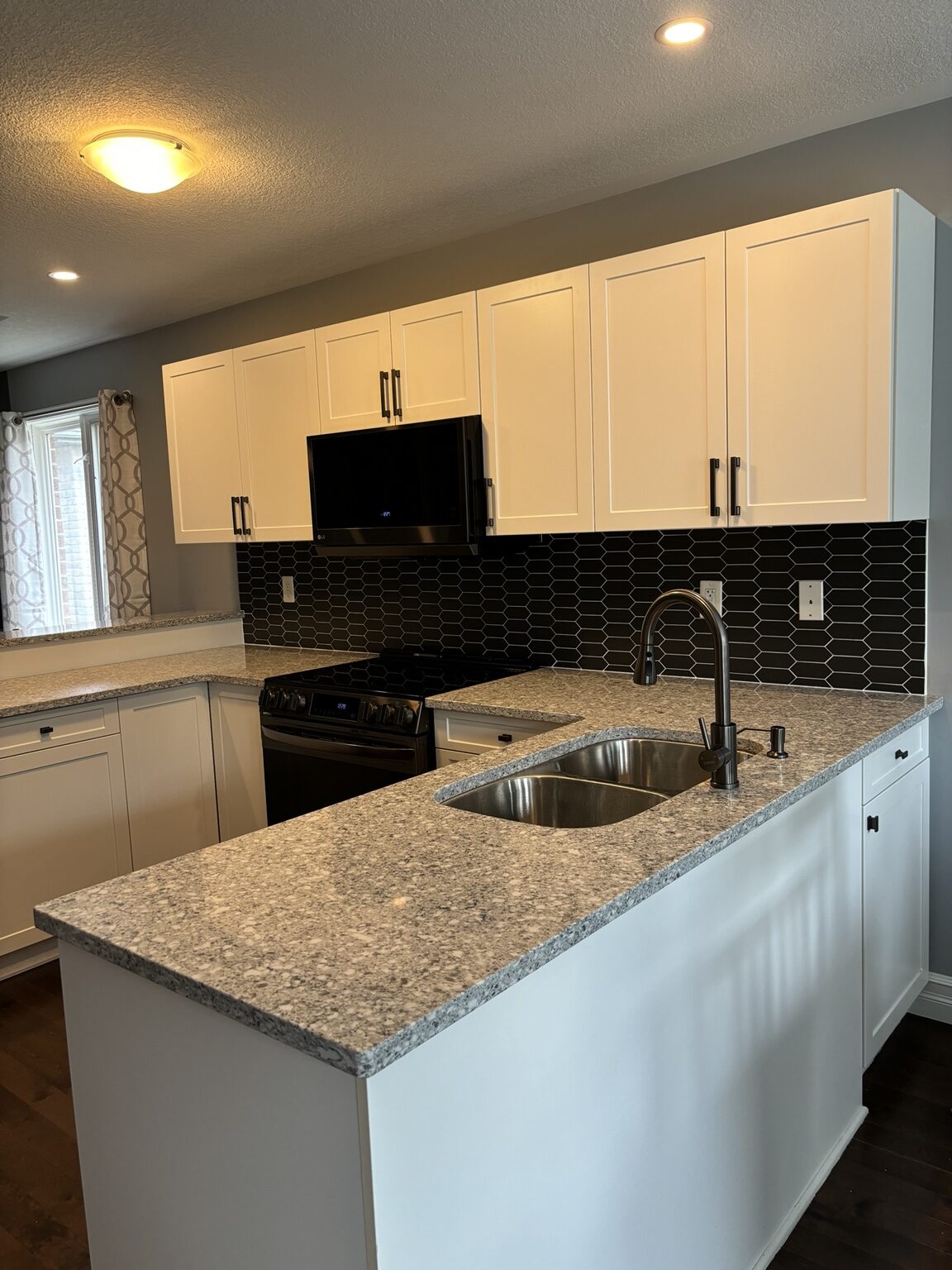 Wide view of the completed Hyde Park kitchen