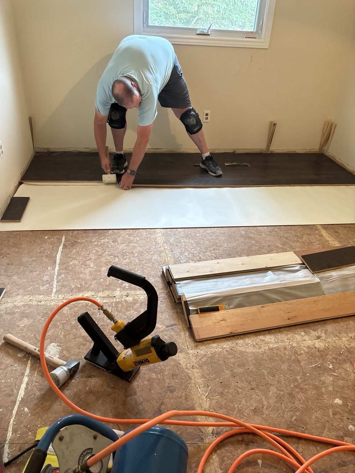 Click flooring installation detail